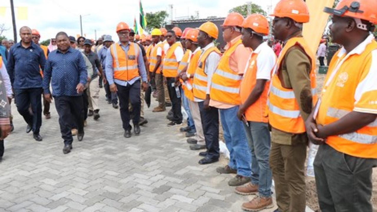 PR Cumprimenta t]ecnicos da EDM em Marrupa